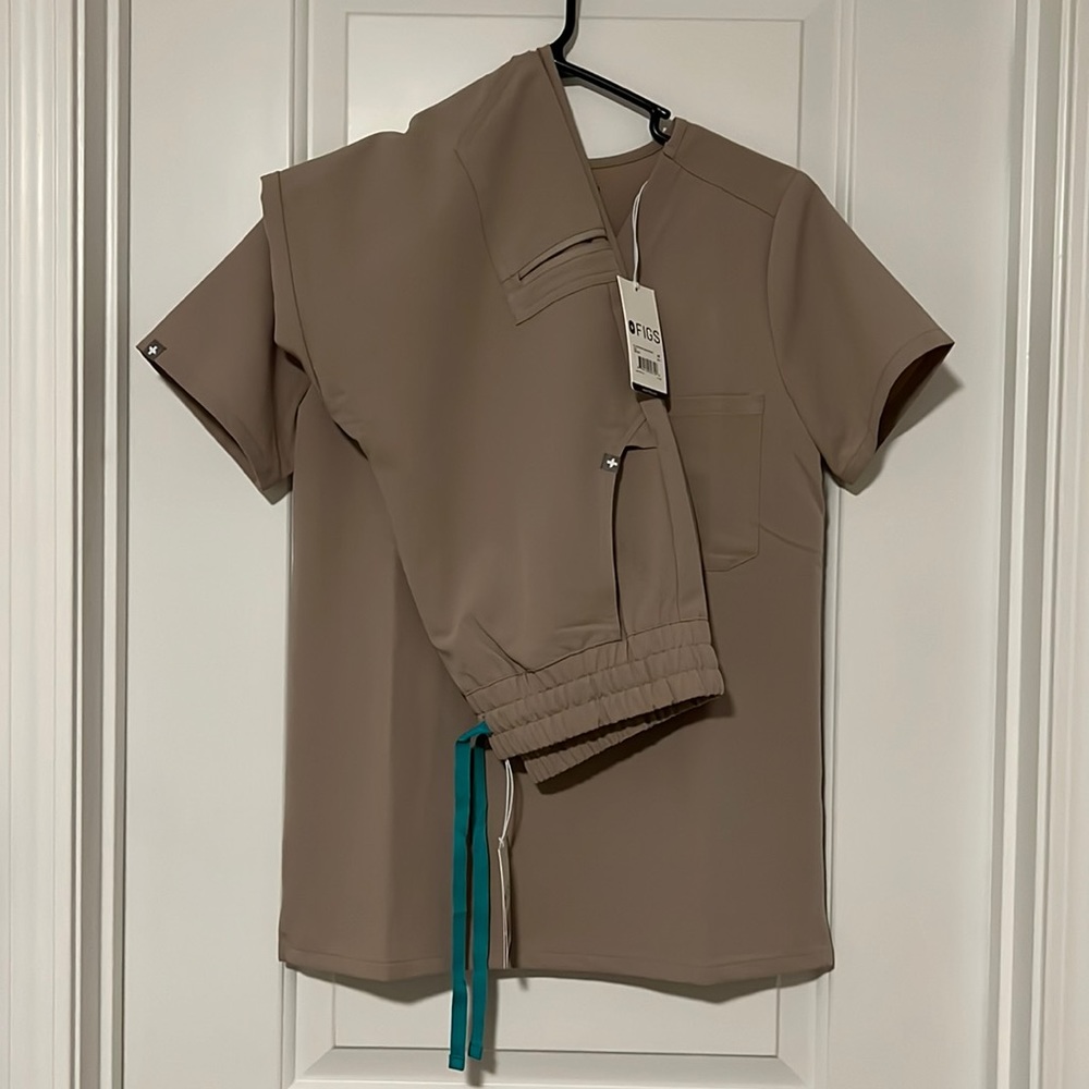 FIGS Scrubs Boulder Set